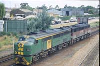 13<sup>th</sup> November 1985 963 + 951 green/gold and maroon/silver Mile End