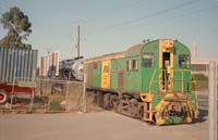 30.4.1988 Mile End - Moving Steam Engine 504 to Port Dock - DE804