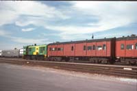 15.10.1988 Mile End DE517 + 883 + 861 cars