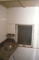 'cd_p0109921 - 11<sup>th</sup> July 1990 - Port Pirie car barn - sleeper XE 1 washroom'