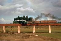 'cd_p0110234 - 7<sup>th</sup> June 1991 - Murray Bridge loco 621 over river'