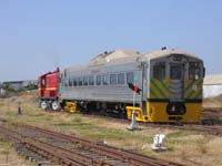 'cd_p1020947 - 13<sup>th</sup> March 2005 - National Railway Museum - Port Adelaide - Shunt of budd car, with 515'