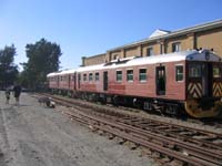 'cd_p1021613 - 23<sup>rd</sup> April 2005 - National Railway Museum - Port Adelaide - Behind the scenes weekend - Red Hens 321 + 400 '