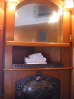 'cd_p1028554 - 9<sup>th</sup> April 2006 - Keswick  Interior SS 44 - Prince of Wales car - main bedroom - mirror and wash basin'