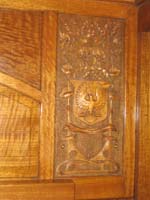 9.4.2006 Keswick - lounge area - carved coat of arms panel