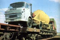 'cr1968-07b - circa 1968 - RG 1612 being used for <em>Piggyback</em> traffic on the Trans-Australian Railway at the loading ramp'