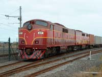 'hf_gm27_gm10 - 29 July 2002 - Great Northern GN 27 and GN 10 shunting at the CRT depot in Altona North, Melbourne.'