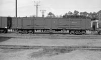'mb_197608_06_07 - 28.8.1976 - Alice Springs - NGH 1528 with CR container ZE 343'