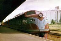 'pf64 -   - 28.11.2000 GM 28 (renumbered as GM 22) in Port Pirie Platform'