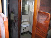 'pf_050409_07 - 9.4.2005 - toilet of 782'