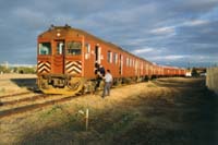 6.3.1996,405 + 428 + 400 + 875 + 321 entering Pt Dock Station yard