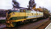 'pf_1392 - 31.10.1997 - CLP16 shunts Keswick prior to hauling Indian Pacific for last time under AN control'