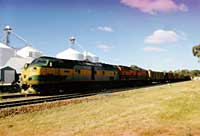 30.4.2000 CLP12 +  CLP at Bordertown