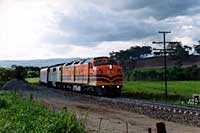 'pf_1415 - November 2001 - CLF7 and unknown GM +  EI84 at Mount Barker Junction'