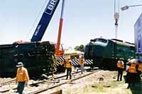 21.11.1997 DA3 on left and GM44 being lifted upright at Rosewater