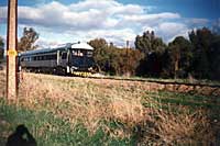 'pm_bluebird3 - may 1998 - 251 approaches Gawler East with the returning inaugural trip.'